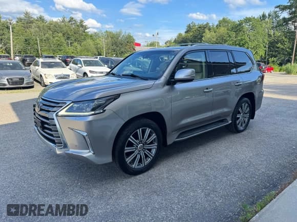 ✅ 2016 Lexus LX 570 • VIN: JTJHY7AX4G4198811 • Lot: 64898475. Wystawiony na Copart z przebiegiem 107 759 mil. Bezpłatny archiwum sprzedaży aukcyjnych z USA i szczegółowy raport historii pojazdu na DreamBid. Zdjęcie 2.