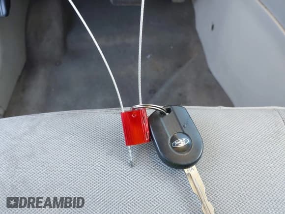 ✅ 2010 Ford Escape XLT • VIN: 1FMCU0D7XAKB80629 • Lot: 43493301. Wystawiony na IAAI z przebiegiem 216 153 mil. Bezpłatny archiwum sprzedaży aukcyjnych z USA i szczegółowy raport historii pojazdu na DreamBid. Zdjęcie 11.