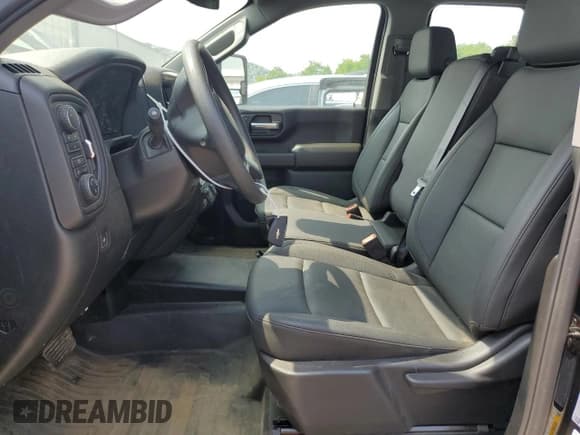 ✅ 2025 Chevrolet Silverado 2500HD • VIN: 1GC5KLE73SF255832 • Lot: 59120305. Wystawiony na Copart z przebiegiem 2 318 mil. Bezpłatny archiwum sprzedaży aukcyjnych z USA i szczegółowy raport historii pojazdu na DreamBid. Zdjęcie 7.