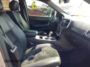 ✅ 2018 Jeep Grand Cherokee Altitude • VIN: 1C4RJEAG7JC181921 • Lot: 43208554. Wystawiony na IAAI z przebiegiem 157 255 mil. Bezpłatny archiwum sprzedaży aukcyjnych z USA i szczegółowy raport historii pojazdu na DreamBid. Zdjęcie 5.