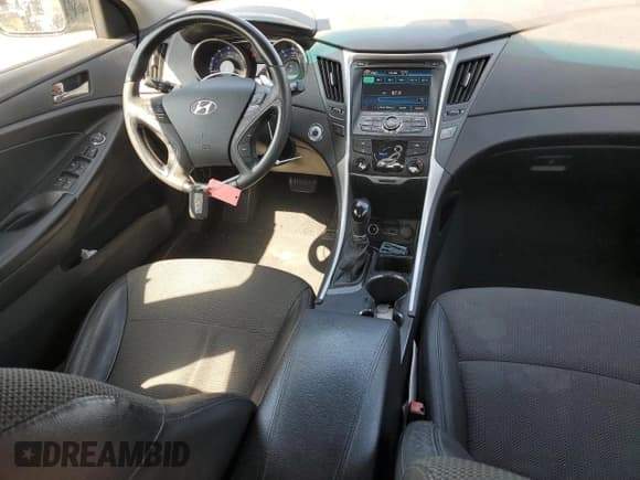 ✅ 2012 Hyundai Sonata SE • VIN: 5NPEC4AC6CH366971 • Lot: 69694524. Listed on Copart with 114,203 mi. Free auction sales archive from the USA and detailed vehicle history report at DreamBid. Image 8.