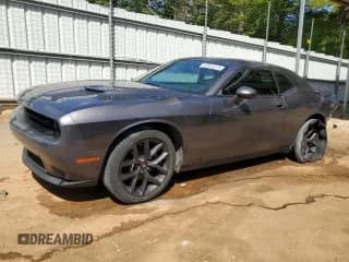 ✅ 2021 Dodge Challenger SXT • VIN: 2C3CDZAG6MH517536 • Lot: 52814214. Wystawiony na Copart z przebiegiem 61 810 mil. Bezpłatny archiwum sprzedaży aukcyjnych z USA i szczegółowy raport historii pojazdu na DreamBid. Zdjęcie 1.