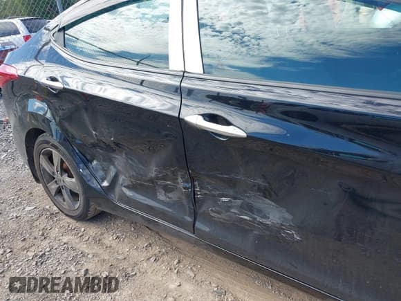 ✅ 2012 Hyundai Elantra Limited • VIN: 5NPDH4AE0CH133280 • Лот: 43244402. Опубликован ранее на IAAI с пробегом 190 648 миль. Бесплатный доступ к архиву аукционных продаж из США и подробный отчёт об истории автомобиля на DreamBid. Изображение 6.