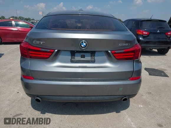 ✅ 2015 BMW 5 Series 535i Gran Turismo • VIN: WBA5M2C58FD872079 • Lot: 43227297. Wystawiony na IAAI z przebiegiem 135 883 mil. Bezpłatny archiwum sprzedaży aukcyjnych z USA i szczegółowy raport historii pojazdu na DreamBid. Zdjęcie 16.