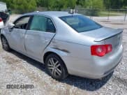 ✅ 2006 Volkswagen Jetta 2.5L • VIN: 3VWSG71K26M624575 • Лот: 42184114. Опубликован ранее на IAAI с пробегом 164 182 миль. Бесплатный доступ к архиву аукционных продаж из США и подробный отчёт об истории автомобиля на DreamBid. Изображение 3.