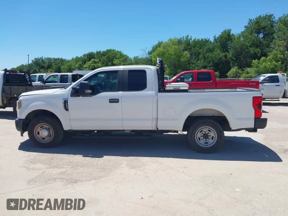 ✅ 2018 Ford F-250 XL • VIN: 1FT7X2A68JEB98503 • Лот: 42229883. Опубликован ранее на IAAI с пробегом 105 691 миль. Бесплатный доступ к архиву аукционных продаж из США и подробный отчёт об истории автомобиля на DreamBid. Изображение 14.