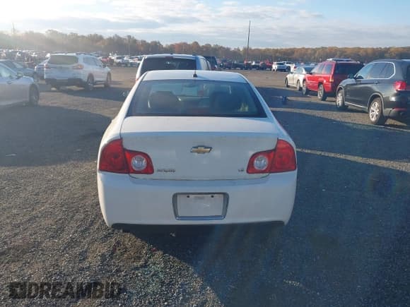 ✅ 2008 Chevrolet Malibu 1LS • VIN: 1G1ZG57B184259536 • Lot: 43531803. Listed on IAAI with 179,942 mi. Free auction sales archive from the USA and detailed vehicle history report at DreamBid. Image 16.