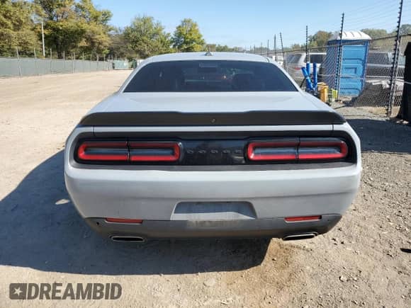 2020 Dodge Challenger SXT z VIN 2C3CDZAG7LH211072, wystawiony jako Copart lot #85314475 z przebiegiem 72 775 mil mil oraz Szkoda całkowita • Salvage title. Historia ofert i sprzedaży dostępna na DreamBid. Obrazek 6.