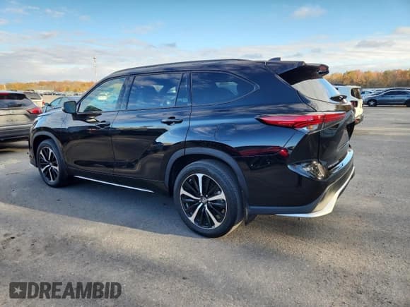 ✅ 2022 Toyota Highlander XSE • VIN: 5TDLZRBH8NS242498 • Lot: 91269875. Listed on Copart with 23,470 mi. Free auction sales archive from the USA and detailed vehicle history report at DreamBid. Image 2.
