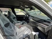 ✅ 2023 Jeep Grand Cherokee Overland • VIN: 1C4RJYD64P8826749 • Лот: 67536475. Опубликован ранее на Copart с пробегом 8 миль. Бесплатный доступ к архиву аукционных продаж из США и подробный отчёт об истории автомобиля на DreamBid. Изображение 5.