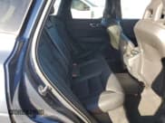 ✅ 2018 Volvo XC60 Inscription • VIN: YV4102RL1J1015970 • Lot: 92197025. Wystawiony na Copart z przebiegiem 94 715 mil. Bezpłatny archiwum sprzedaży aukcyjnych z USA i szczegółowy raport historii pojazdu na DreamBid. Zdjęcie 11.