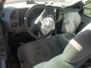 ✅ 1998 GMC Sierra 1500 • VIN: 2GTEC19R6W1523282 • Lot: 92222065. Wystawiony na Copart z przebiegiem 188 832 mil. Bezpłatny archiwum sprzedaży aukcyjnych z USA i szczegółowy raport historii pojazdu na DreamBid. Zdjęcie 8.