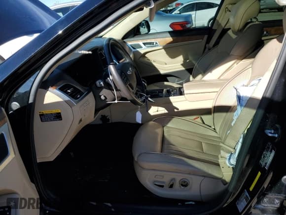 ✅ 2015 Hyundai Genesis 3.8L • VIN: KMHGN4JE1FU076793 • Lot: 86780374. Wystawiony na Copart z przebiegiem 86 556 mil. Bezpłatny archiwum sprzedaży aukcyjnych z USA i szczegółowy raport historii pojazdu na DreamBid. Zdjęcie 7.