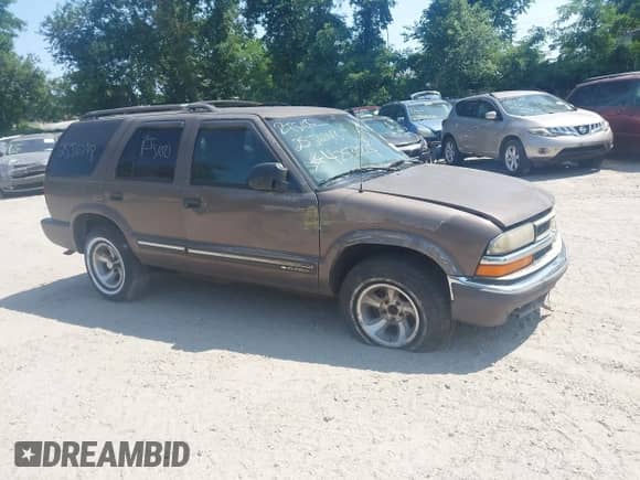 2000 Chevrolet Blazer LS z VIN 1GNCS13W0Y2262721, wystawiony jako IAAI lot #42538224 z przebiegiem Nie podano mil oraz . Historia ofert i sprzedaży dostępna na DreamBid. Obrazek 1.