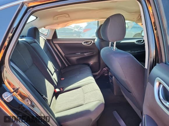 ✅ 2015 Nissan Sentra S • VIN: 3N1AB7AP7FY227612 • Lot: 92256865. Wystawiony na Copart z przebiegiem 142 672 mil. Bezpłatny archiwum sprzedaży aukcyjnych z USA i szczegółowy raport historii pojazdu na DreamBid. Zdjęcie 10.