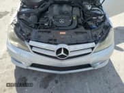 ✅ 2013 Mercedes-Benz C 250 • VIN: WDDGJ4HB0DF995087 • Лот: 54379365. Опубликован ранее на Copart с пробегом 104 348 миль. Бесплатный доступ к архиву аукционных продаж из США и подробный отчёт об истории автомобиля на DreamBid. Изображение 11.