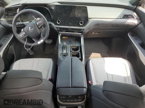 ✅ 2024 Lexus TX 500h F Sport Premium • VIN: 5TDABAB69RS003835 • Lot: 60955905. Wystawiony na Copart z przebiegiem Nie podano. Bezpłatny archiwum sprzedaży aukcyjnych z USA i szczegółowy raport historii pojazdu na DreamBid. Zdjęcie 8.