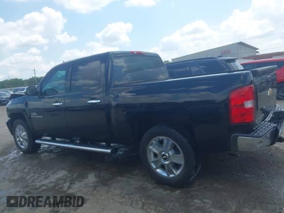 2013 Chevrolet Silverado 1500 LT с VIN 3GCPCSE0XDG357505, выставлен на аукционе IAAI как лот 43023130 с пробегом 109 112 миль миль и . История ставок и продаж доступна на DreamBid. Изображение 13.