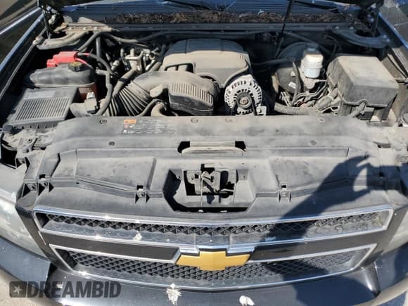 ✅ 2014 Chevrolet Suburban LT • VIN: 1GNSCJE0XER190544 • Lot: 73096564. Wystawiony na Copart z przebiegiem 106 842 mil. Bezpłatny archiwum sprzedaży aukcyjnych z USA i szczegółowy raport historii pojazdu na DreamBid. Zdjęcie 12.