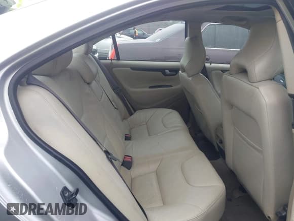 ✅ 2002 Volvo S60 • VIN: YV1RS61R622200464 • Lot: 41105829. Wystawiony na IAAI z przebiegiem 94 314 mil. Bezpłatny archiwum sprzedaży aukcyjnych z USA i szczegółowy raport historii pojazdu na DreamBid. Zdjęcie 8.