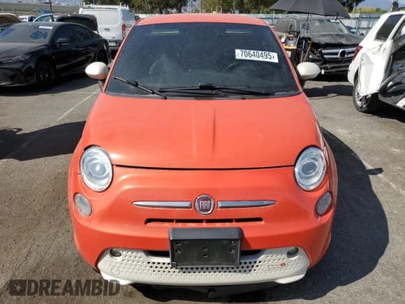 ✅ 2017 FIAT 500e • VIN: 3C3CFFGE7HT544532 • Lot: 70640495. Listed on Copart with 111,403 mi. Free auction sales archive from the USA and detailed vehicle history report at DreamBid. Image 5.