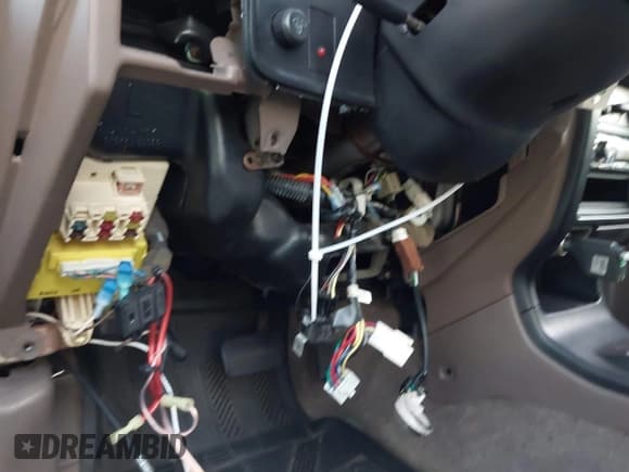 ✅ 1998 Toyota 4Runner SR5 • VIN: JT3GN86RXW0088119 • Lot: 43622981. Listed on IAAI with 306,392 mi. Free auction sales archive from the USA and detailed vehicle history report at DreamBid. Image 6.