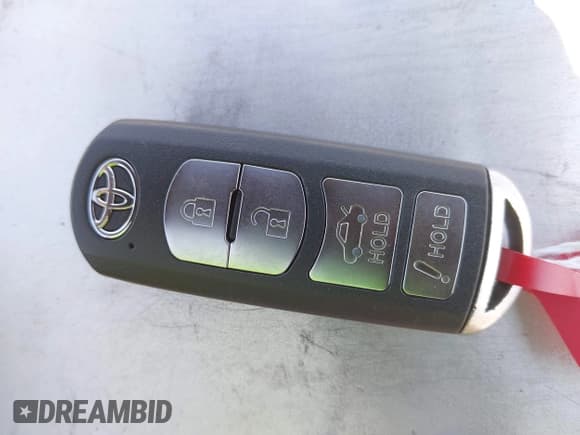 ✅ 2018 Toyota Yaris • VIN: 3MYDLBYVXJY307060 • Лот: 43175235. Опубликован ранее на IAAI с пробегом 19 820 миль. Бесплатный доступ к архиву аукционных продаж из США и подробный отчёт об истории автомобиля на DreamBid. Изображение 11.