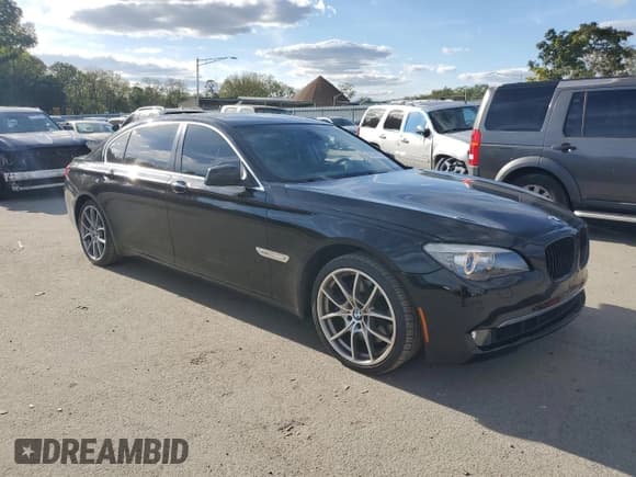 ✅ 2010 BMW 7 Series 750Li xDrive • VIN: WBAKC8C58ACY68265 • Lot: 85199925. Listed on Copart with 137,391 mi. Free auction sales archive from the USA and detailed vehicle history report at DreamBid. Image 4.