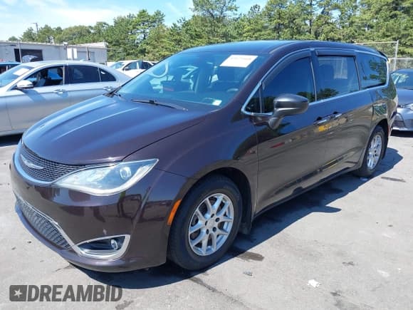 ✅ 2017 Chrysler Pacifica Touring L • VIN: 2C4RC1BG8HR753078 • Lot: 43171168. Listed on IAAI with 192,678 mi. Free auction sales archive from the USA and detailed vehicle history report at DreamBid. Image 2.