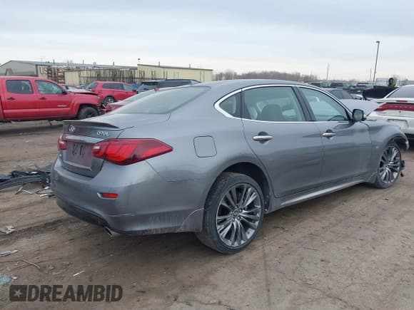 ✅ 2017 Infiniti Q70 3.7 • VIN: JN1BY1PR9HM210745 • Лот: 41511737. Опубликован ранее на IAAI с пробегом 75 978 миль. Бесплатный доступ к архиву аукционных продаж из США и подробный отчёт об истории автомобиля на DreamBid. Изображение 4.