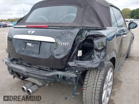 ✅ 2014 MINI Convertible S • VIN: WMWZP3C52ET707048 • Lot: 43436258. Listed on IAAI with 96,644 mi. Free auction sales archive from the USA and detailed vehicle history report at DreamBid. Image 6.