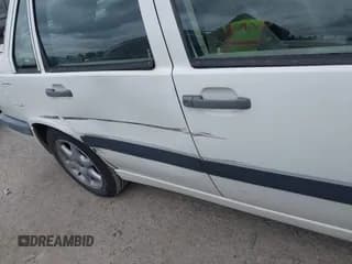 ✅ 1995 Volvo 850 • VIN: YV1LS5513S1208242 • Лот: 42537256. Опубликован ранее на IAAI с пробегом 125 032 миль. Бесплатный доступ к архиву аукционных продаж из США и подробный отчёт об истории автомобиля на DreamBid. Изображение 6.