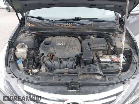 2014 Hyundai Sonata SE with VIN 5NPEC4ACXEH833859, listed as a IAAI auction lot 43589316 with 144,188 mi miles and . Bid and sale history available at DreamBid. Image 10.