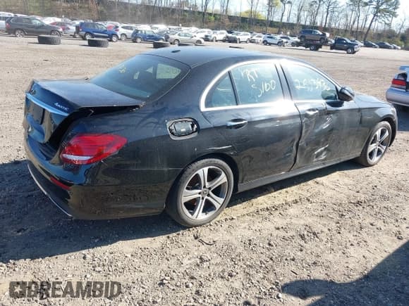 ✅ 2016 Mercedes-Benz C 300 Luxury • VIN: 55SWF4KB4GU146426 • Lot: 41959337. Listed on IAAI with Not provided. Free auction sales archive from the USA and detailed vehicle history report at DreamBid. Image 4.