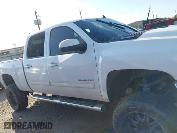 ✅ 2012 Chevrolet Silverado 2500HD LTZ • VIN: 1GC1KYE85CF175082 • Lot: 43259325. Listed on IAAI with Not provided. Free auction sales archive from the USA and detailed vehicle history report at DreamBid. Image 13.