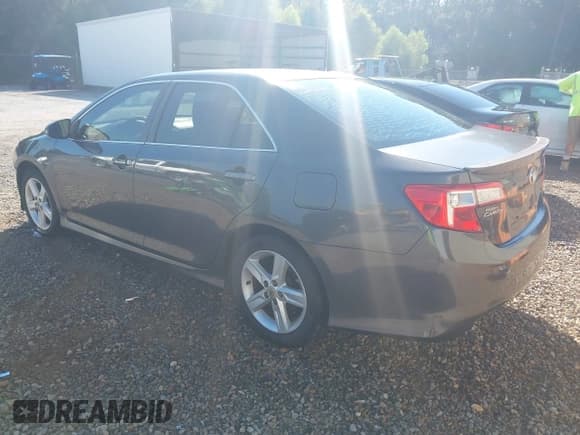 ✅ 2012 Toyota Camry SE • VIN: 4T1BF1FK8CU095728 • Лот: 43463979. Опубликован ранее на IAAI с пробегом 210 194 миль. Бесплатный доступ к архиву аукционных продаж из США и подробный отчёт об истории автомобиля на DreamBid. Изображение 3.