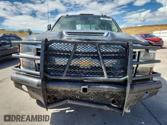 ✅ 2019 Chevrolet Silverado 2500HD High Country • VIN: 1GC1KUEY5KF117111 • Lot: 70201175. Listed on Copart with 133,769 mi. Free auction sales archive from the USA and detailed vehicle history report at DreamBid. Image 5.