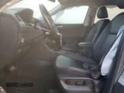 ✅ 2020 Volkswagen Tiguan SE • VIN: 3VV3B7AX2LM044516 • Lot: 53893325. Wystawiony na Copart z przebiegiem 102 456 mil. Bezpłatny archiwum sprzedaży aukcyjnych z USA i szczegółowy raport historii pojazdu na DreamBid. Zdjęcie 7.