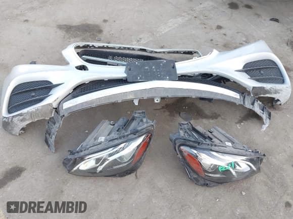 ✅ 2019 Mercedes-Benz E 300 • VIN: WDDZF4JB8KA594854 • Lot: 43811025. Listed on IAAI with 64,022 mi. Free auction sales archive from the USA and detailed vehicle history report at DreamBid. Image 12.