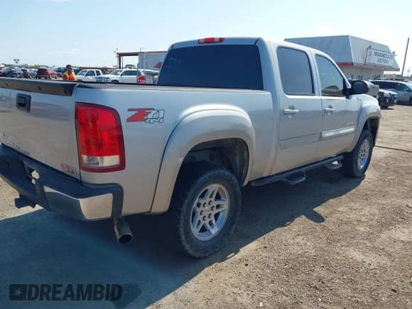 2008 GMC Sierra 1500 Work Truck with VIN 2GTEK133681250886, listed as a IAAI auction lot 41404017 with 221,465 mi miles and . Bid and sale history available at DreamBid. Image 4.