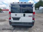 ✅ 2016 Ram ProMaster Cargo • VIN: 3C6TRVAGXGE117895 • Lot: 43241446. Wystawiony na IAAI z przebiegiem 250 374 mil. Bezpłatny archiwum sprzedaży aukcyjnych z USA i szczegółowy raport historii pojazdu na DreamBid. Zdjęcie 16.