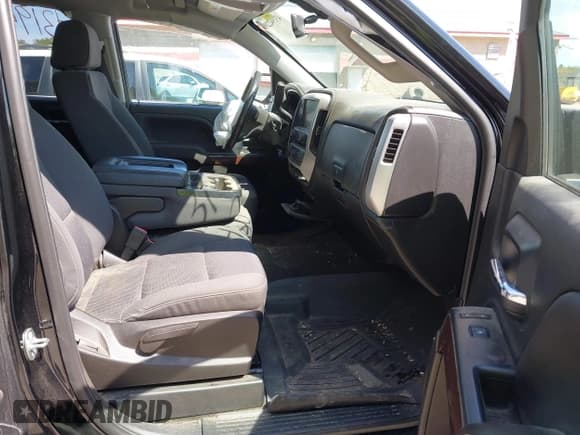 ✅ 2018 GMC Sierra 1500 SLE • VIN: 1GTV2MEC3JZ120267 • Lot: 43194220. Wystawiony na IAAI z przebiegiem 73 010 mil. Bezpłatny archiwum sprzedaży aukcyjnych z USA i szczegółowy raport historii pojazdu na DreamBid. Zdjęcie 5.