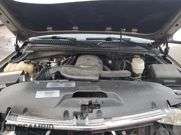 ✅ 2005 Chevrolet Suburban LT • VIN: 3GNFK16Z75G172083 • Lot: 42776645. Wystawiony na Copart z przebiegiem 238 916 mil. Bezpłatny archiwum sprzedaży aukcyjnych z USA i szczegółowy raport historii pojazdu na DreamBid. Zdjęcie 14.