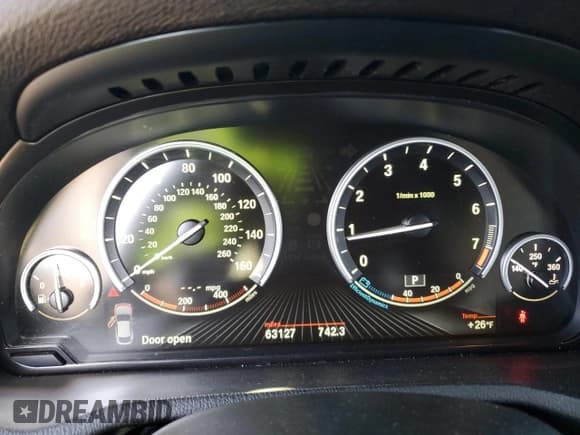 ✅ 2015 BMW X4 xDrive35i • VIN: 5UXXW5C55F0E88521 • Lot: 88212125. Listed on Copart with 63,127 mi. Free auction sales archive from the USA and detailed vehicle history report at DreamBid. Image 9.