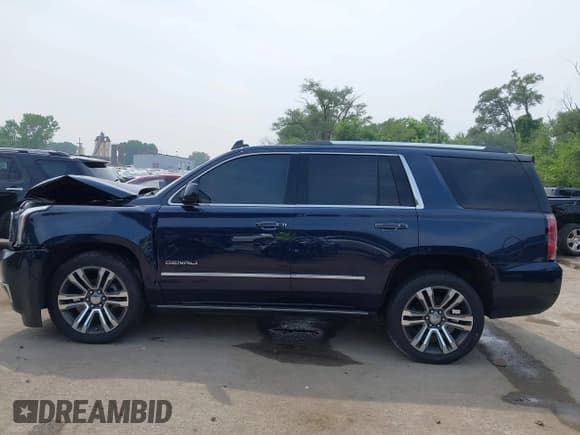 ✅ 2018 GMC Yukon Denali • VIN: 1GKS2CKJ5JR209326 • Lot: 42897764. Listed on IAAI with 105,252 mi. Free auction sales archive from the USA and detailed vehicle history report at DreamBid. Image 14.