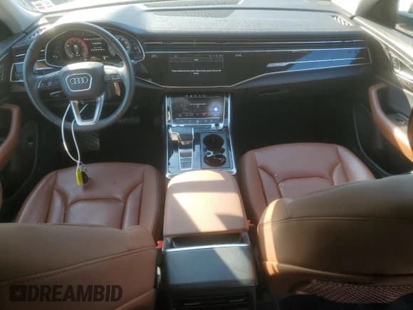 ✅ 2023 Audi Q8 Premium • VIN: WA1AVBF13PD021830 • Lot: 52327975. Wystawiony na Copart z przebiegiem 32 475 mil. Bezpłatny archiwum sprzedaży aukcyjnych z USA i szczegółowy raport historii pojazdu na DreamBid. Zdjęcie 8.