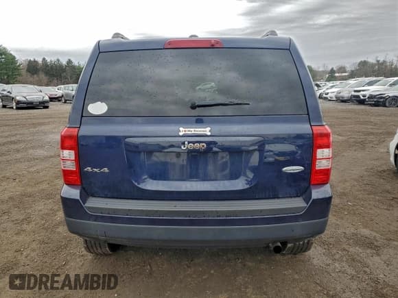 ✅ 2017 Jeep Patriot Latitude • VIN: 1C4NJRFB7HD179495 • Lot: 93616255. Listed on Copart with 132,621 mi. Free auction sales archive from the USA and detailed vehicle history report at DreamBid. Image 6.