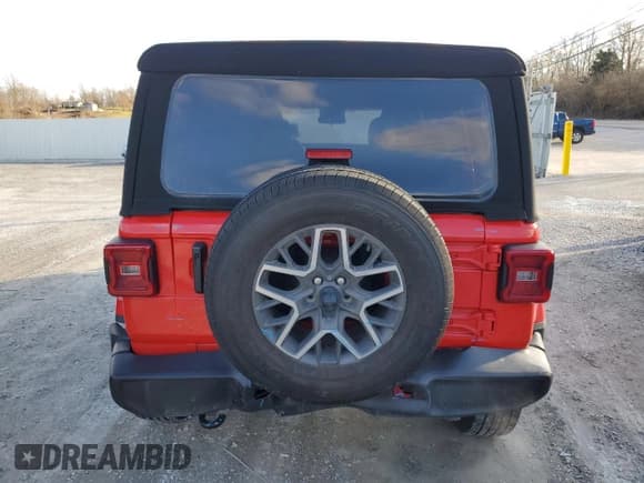 ✅ 2024 Jeep Wrangler Sahara • VIN: 1C4PJXEG9RW236263 • Lot: 45009025. Listed on Copart with 13,985 mi. Free auction sales archive from the USA and detailed vehicle history report at DreamBid. Image 6.