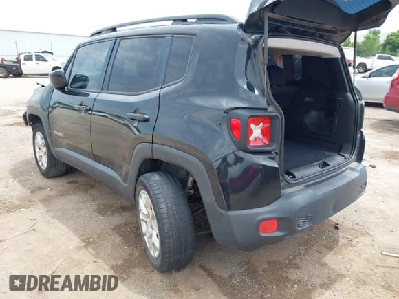✅ 2017 Jeep Renegade Latitude • VIN: ZACCJBBBXHPG39352 • Lot: 42820530. Listed on IAAI with 144,959 mi. Free auction sales archive from the USA and detailed vehicle history report at DreamBid. Image 3.