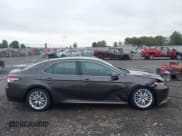 ✅ 2018 Toyota Camry LE • VIN: 4T1B11HK3JU021481 • Лот: 43082624. Опубликован ранее на IAAI с пробегом 46 951 миль. Бесплатный доступ к архиву аукционных продаж из США и подробный отчёт об истории автомобиля на DreamBid. Изображение 13.